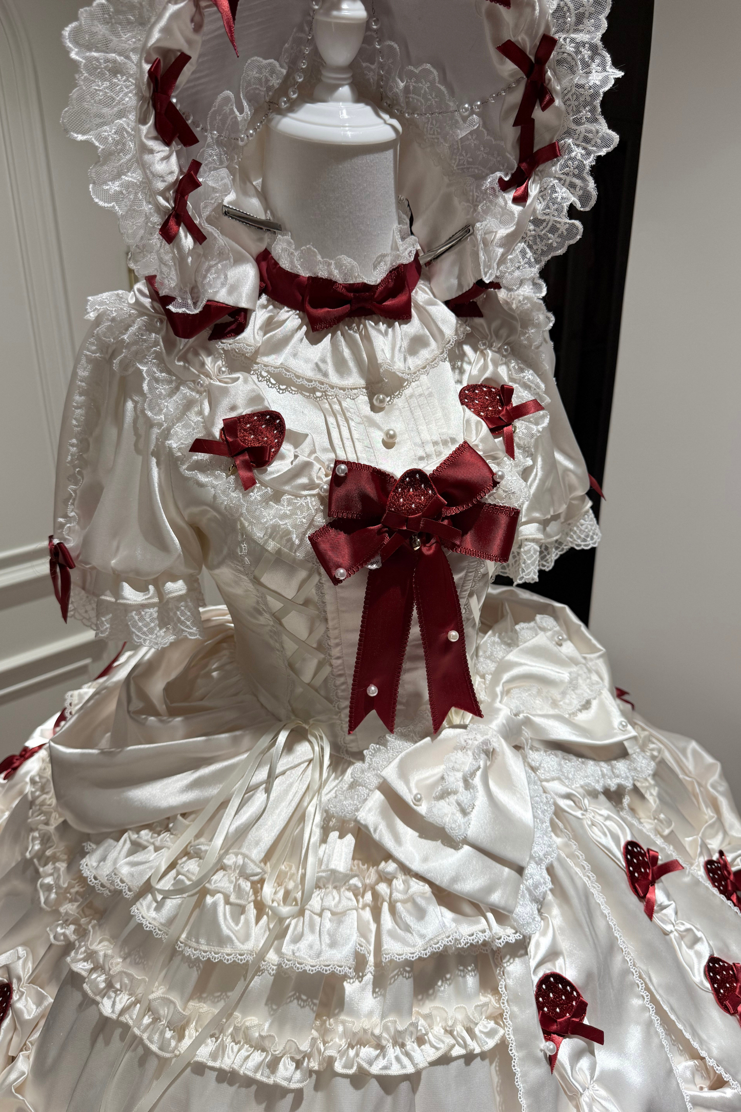 [pre-order Deadline: March 29] Cream Strawberry Lolita Dress