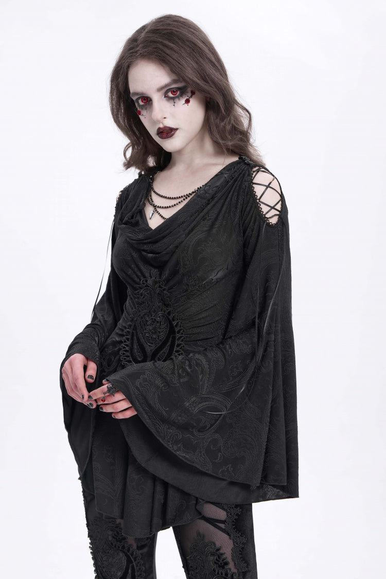 Subtly Elegant Blouse with a Refined Vintage Look