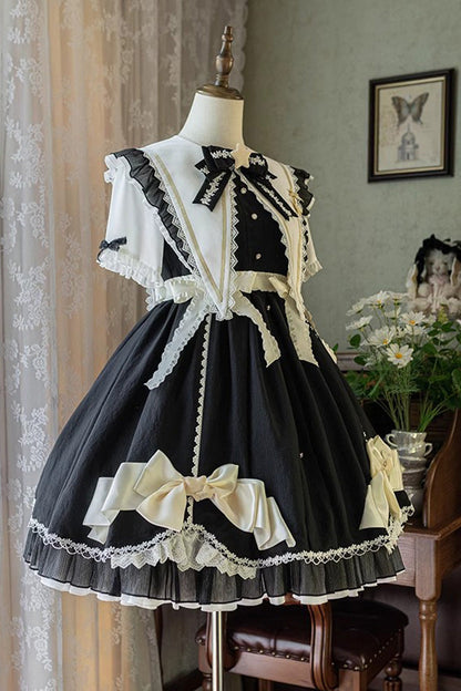 Finely Styled Dress with a Classic Vintage Look