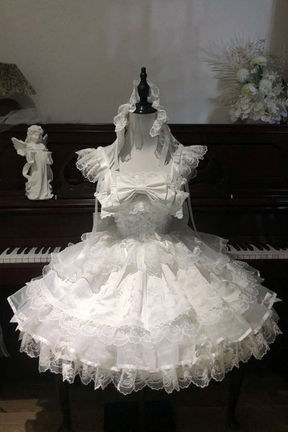 Finely Styled Dress with a Classic Vintage Look
