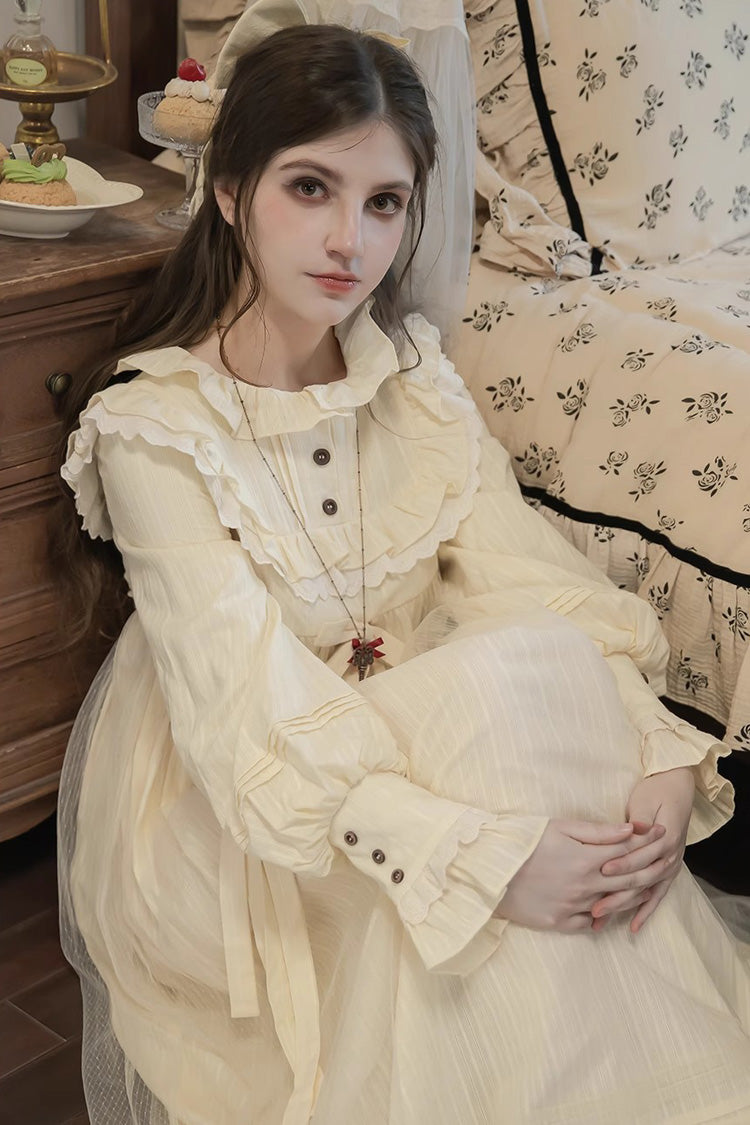 Finely Styled Dress with a Classic Vintage Look