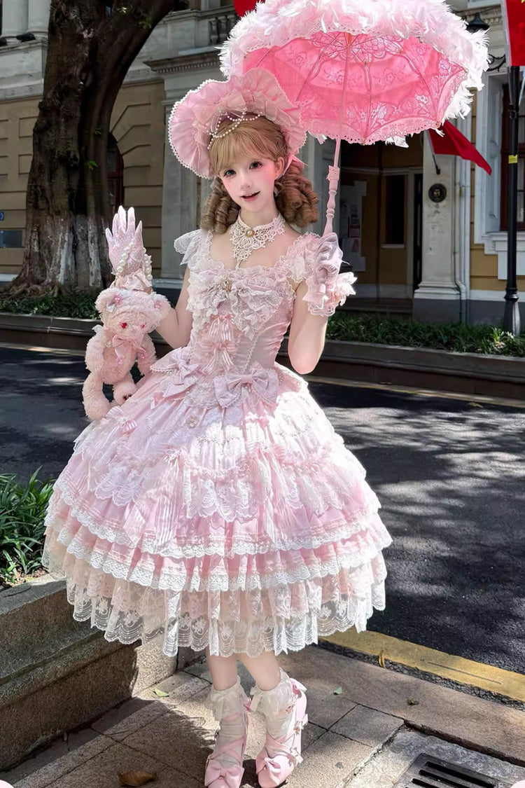 Finely Styled Dress with a Classic Vintage Look