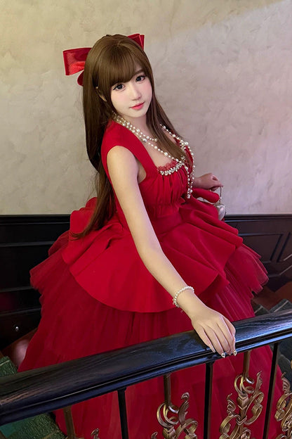 Beautifully Finished Dress in a Timeless Design