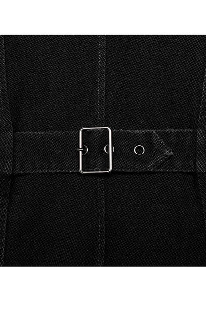 Casually Elegant Garment with a Refined Edge