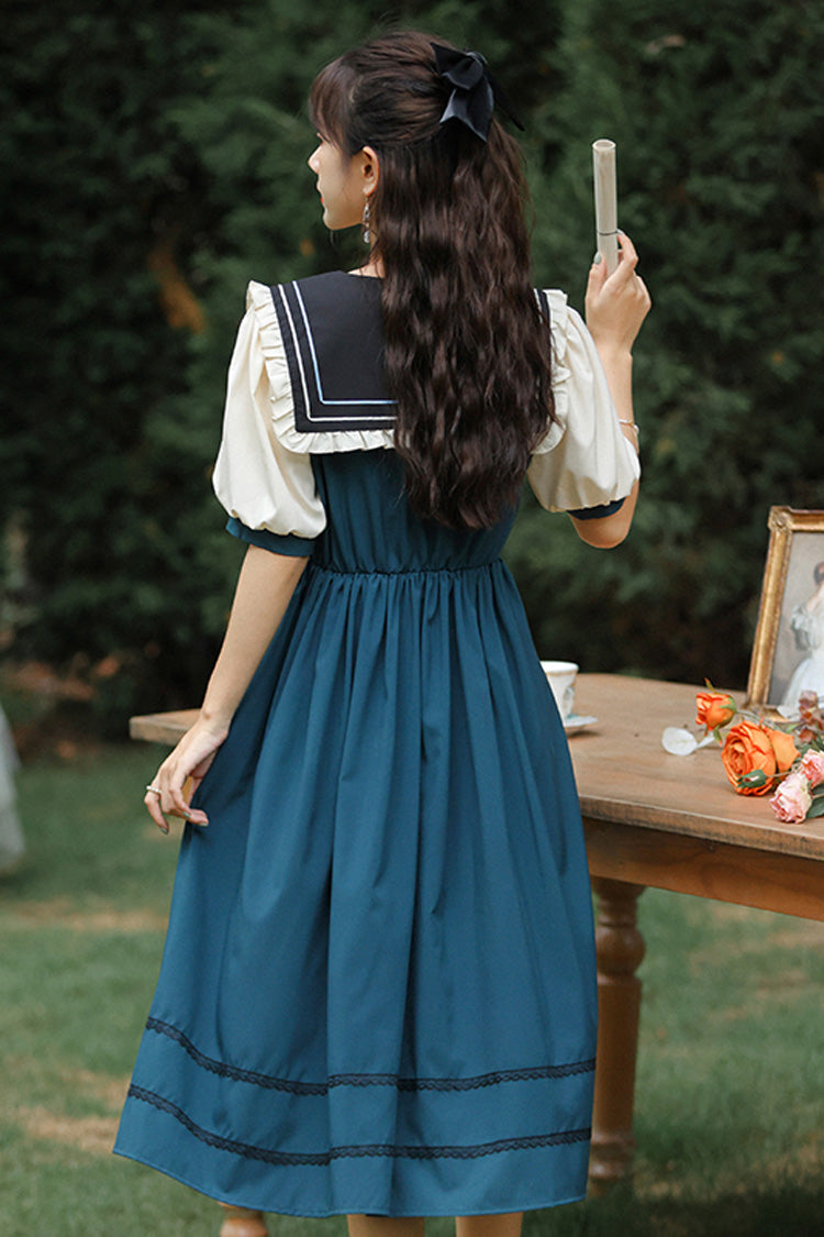 Finely Styled Dress with a Classic Vintage Look