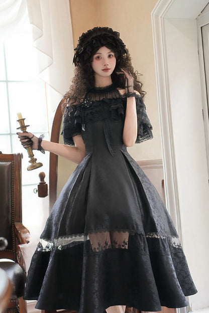 Finely Styled Dress with a Classic Vintage Look