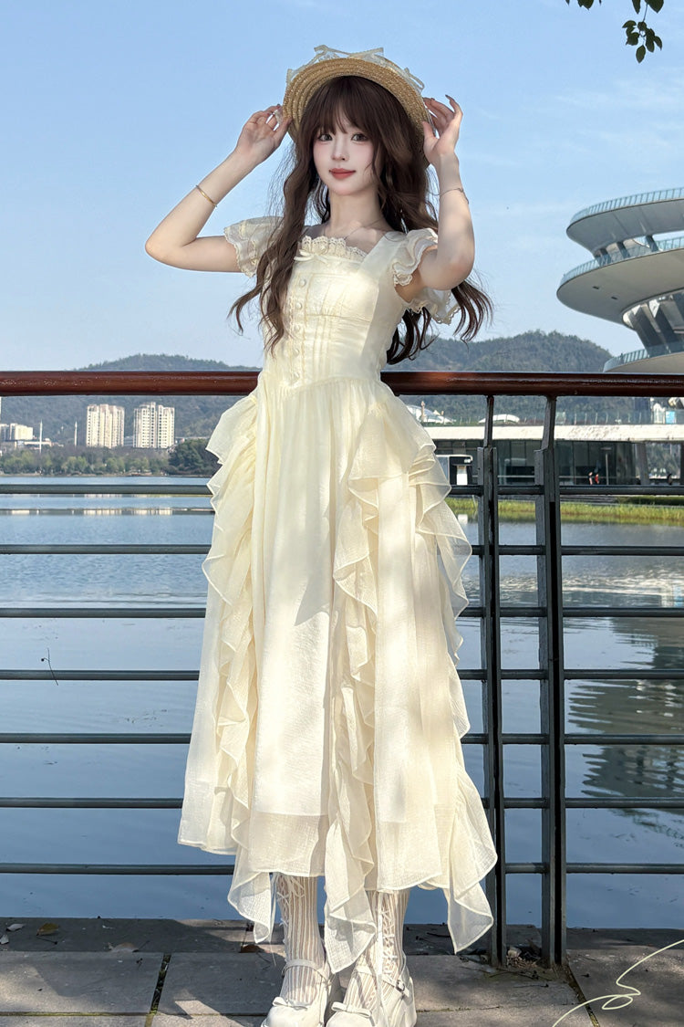 Finely Styled Dress with a Classic Vintage Look