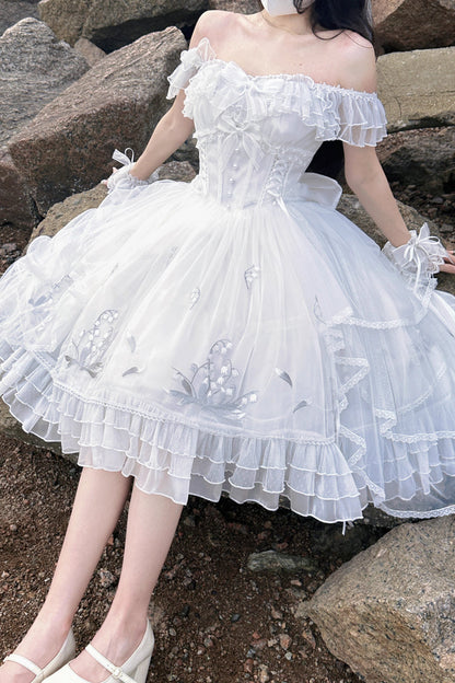 Finely Styled Dress with a Classic Vintage Look