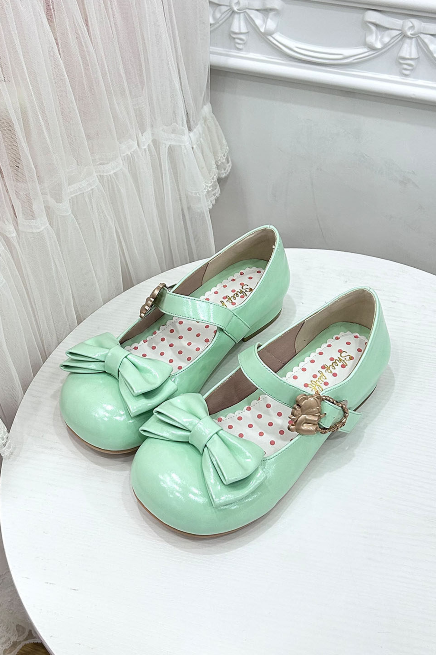 Glossy Color Ribbon Shoes