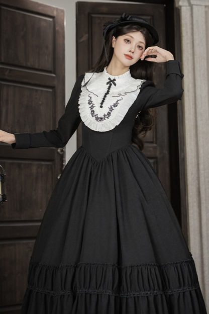 Gothic Dress + Fake Collar + Hat