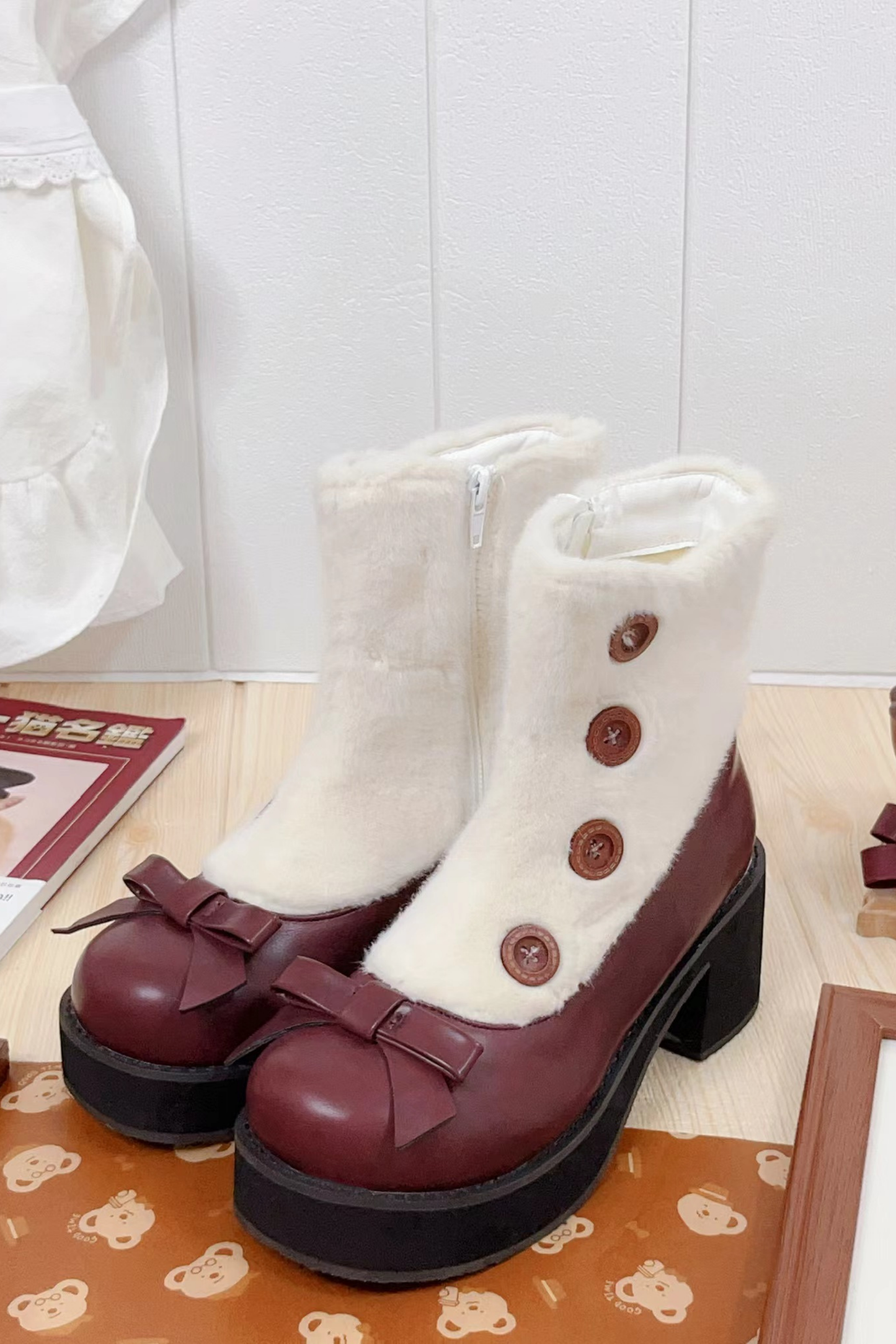 [pre-order] Retro Button Fur Socks Cover Fake Design Boots