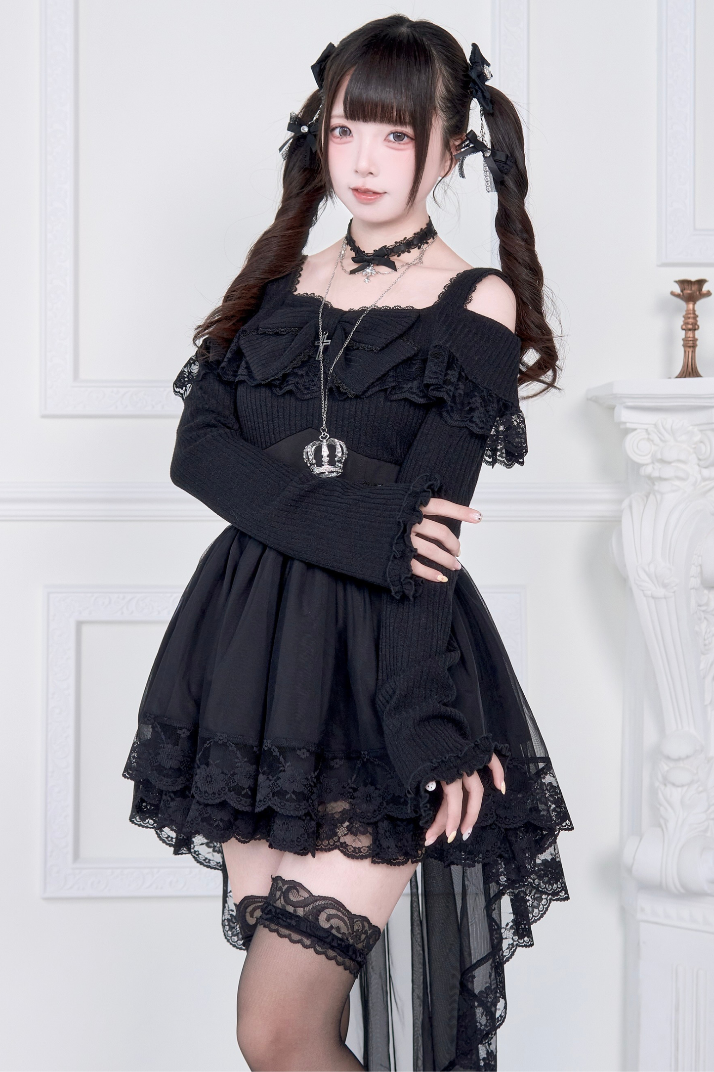 Off-shoulder Jirai Lace Dress