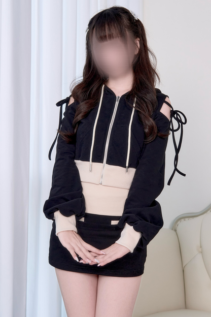 Off-shoulder Ribbon Sweatshirt Set