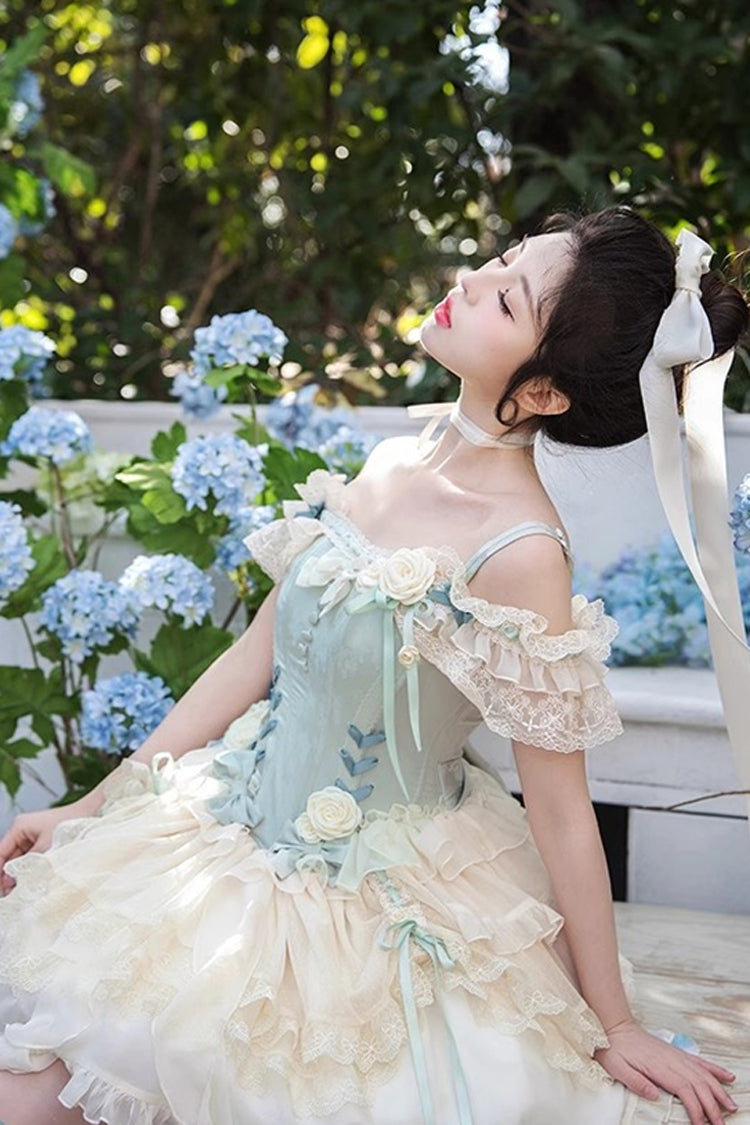 Finely Styled Dress with a Classic Vintage Look