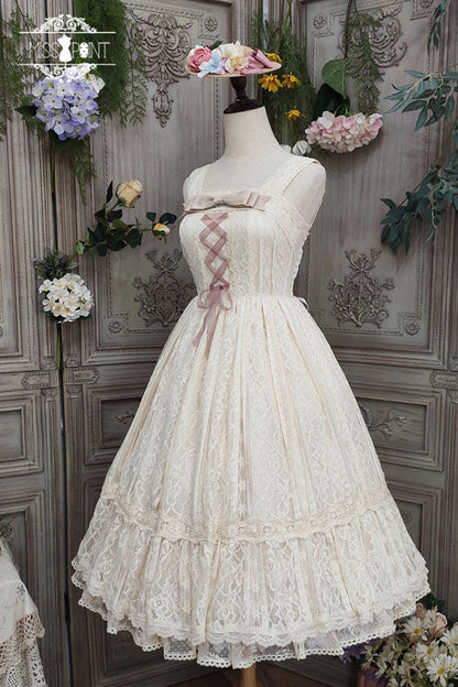 Finely Styled Dress with a Classic Vintage Look