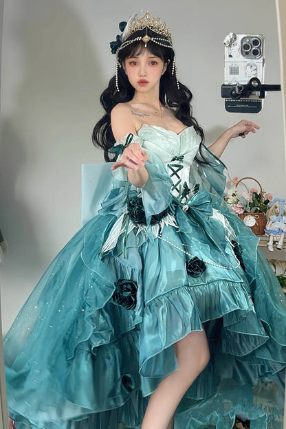 Beautifully Crafted Dress in a Classic Style