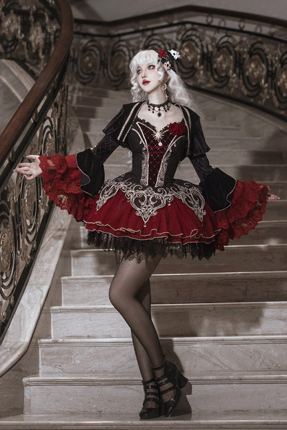 Finely Styled Dress with a Classic Vintage Look