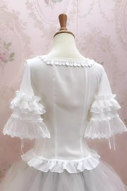Sophisticated Blouse with a Clean Classic Look
