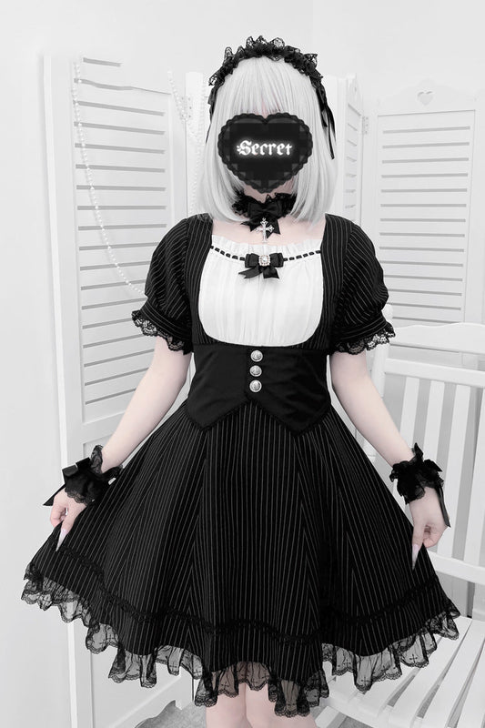 Subtly Elegant Dress with a Refined Vintage Look
