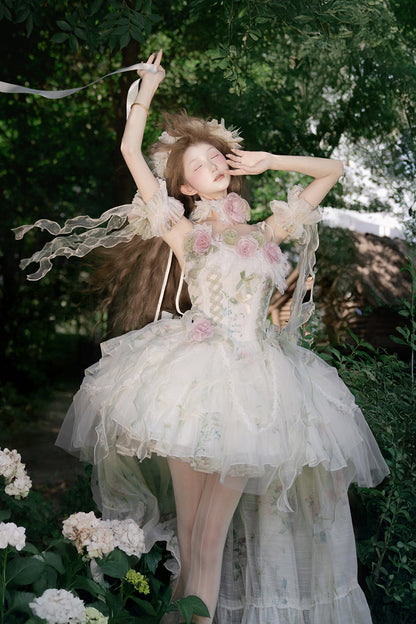 Finely Styled Dress with a Classic Vintage Look