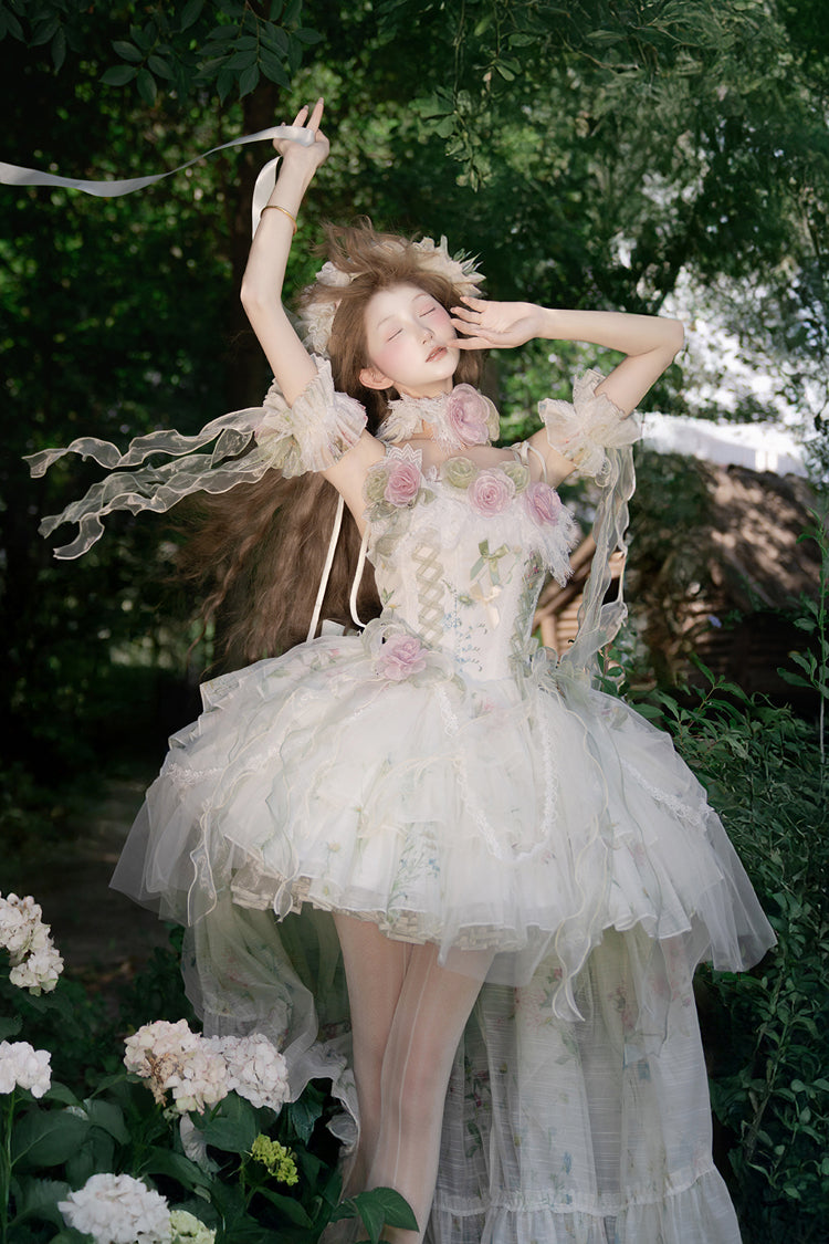 Finely Styled Dress with a Classic Vintage Look