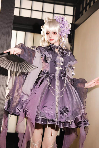 Subtly Elegant Dress with a Refined Vintage Look
