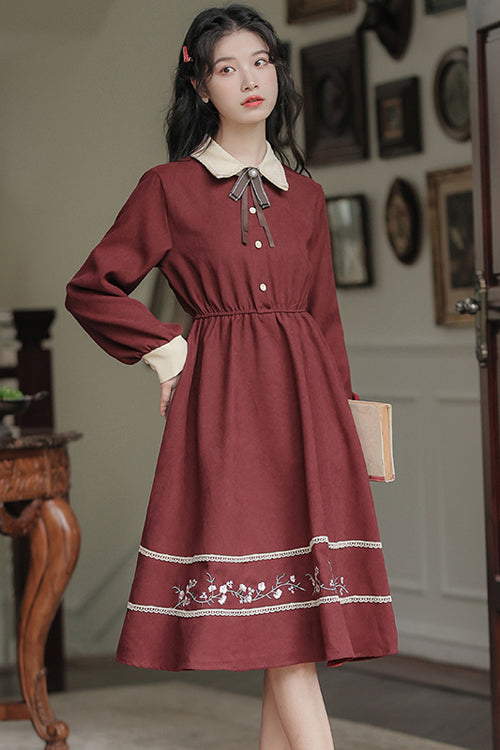 Subtly Elegant Dress with a Refined Vintage Look