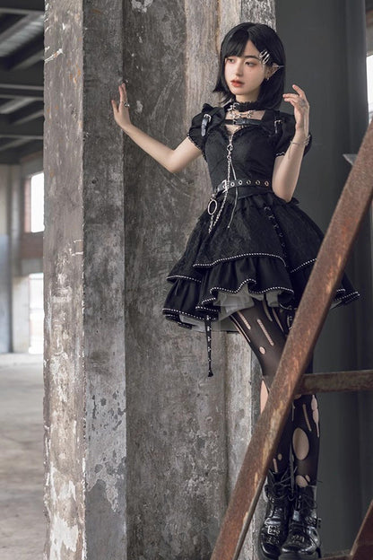 Subtly Elegant Dress with a Refined Vintage Look