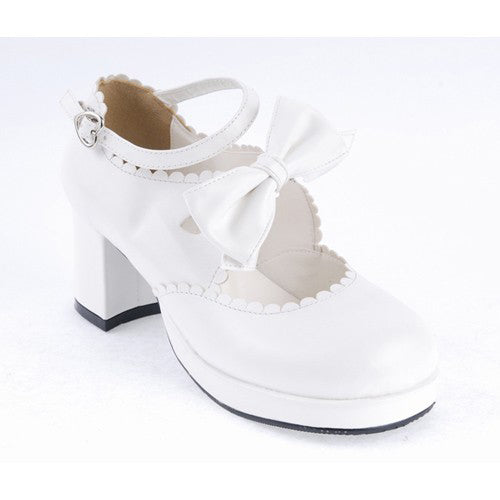 Effortlessly Elegant Shoes with a Timeless Design