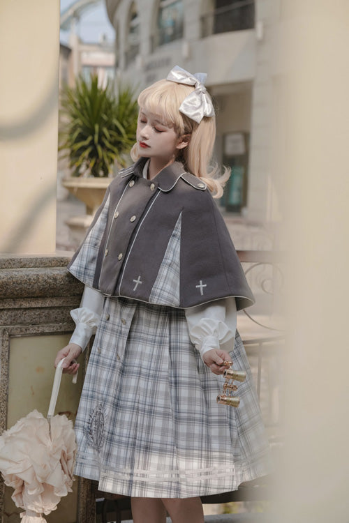 Subtly Elegant Dress with a Refined Vintage Look