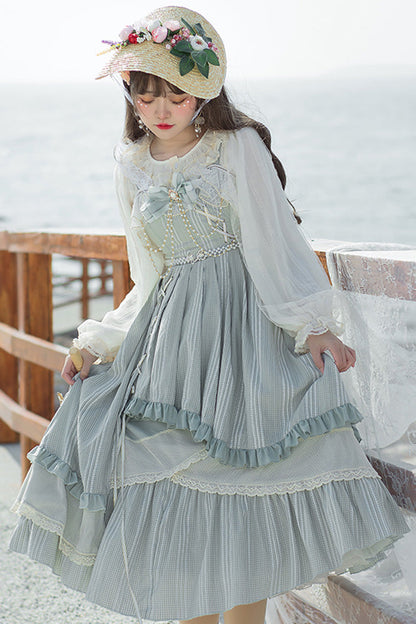 Finely Styled Dress with a Classic Vintage Look
