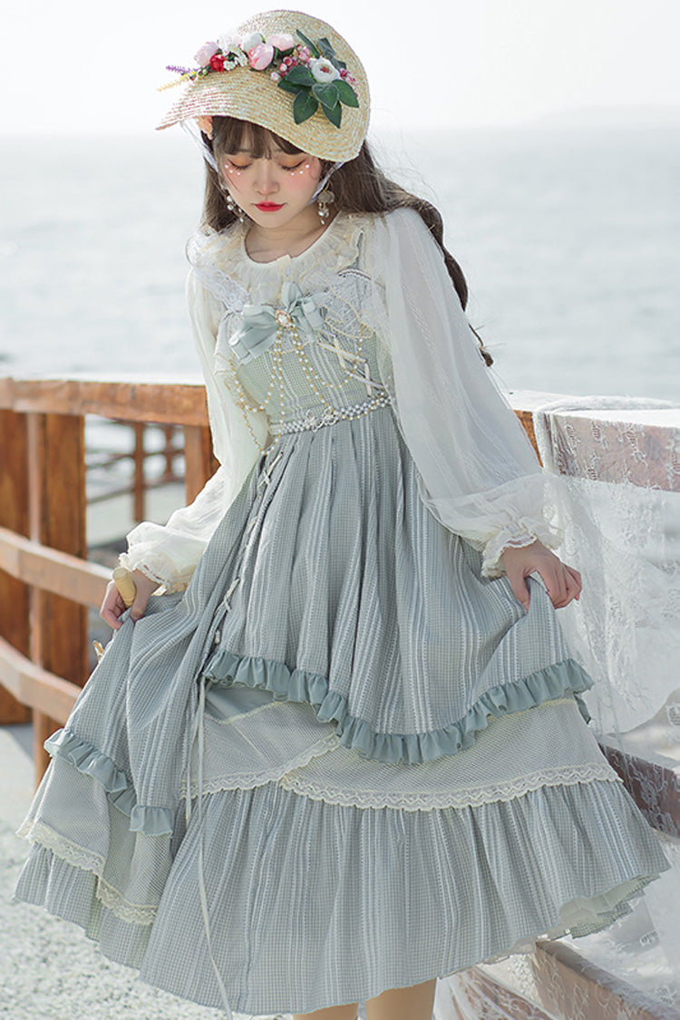 Finely Styled Dress with a Classic Vintage Look