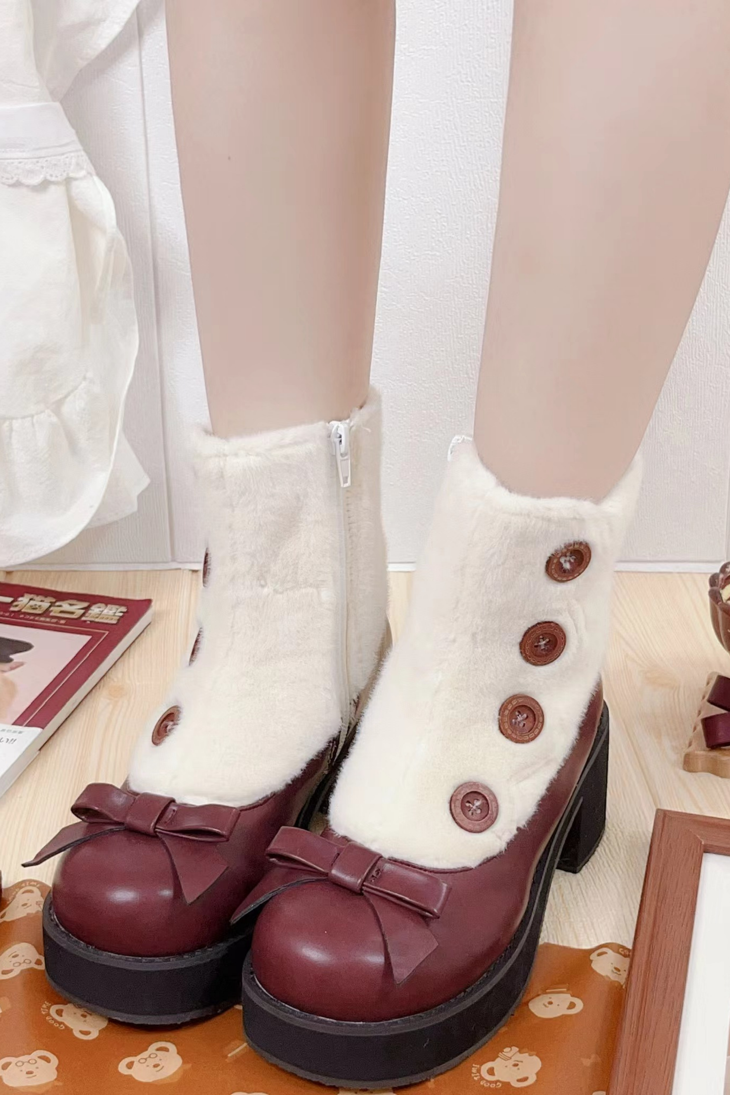 [pre-order] Retro Button Fur Socks Cover Fake Design Boots