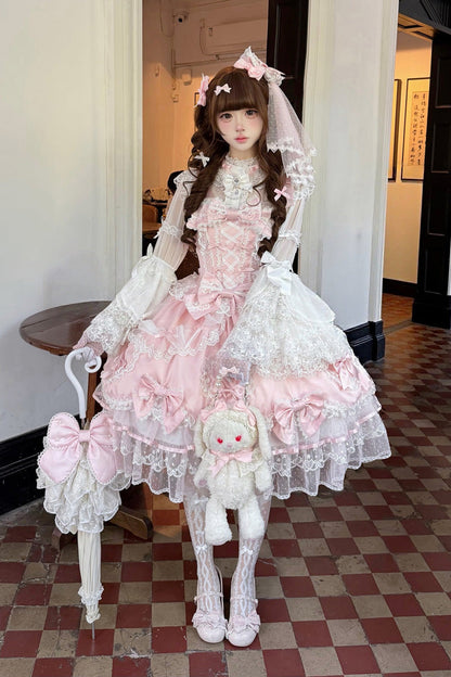 Finely Styled Dress with a Classic Vintage Look