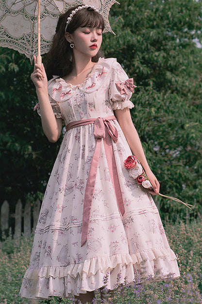 Subtly Elegant Dress with a Refined Vintage Look