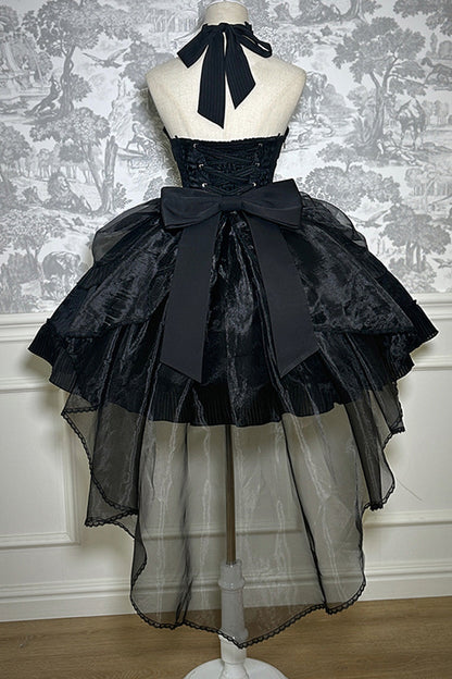 Finely Styled Dress with a Classic Vintage Look