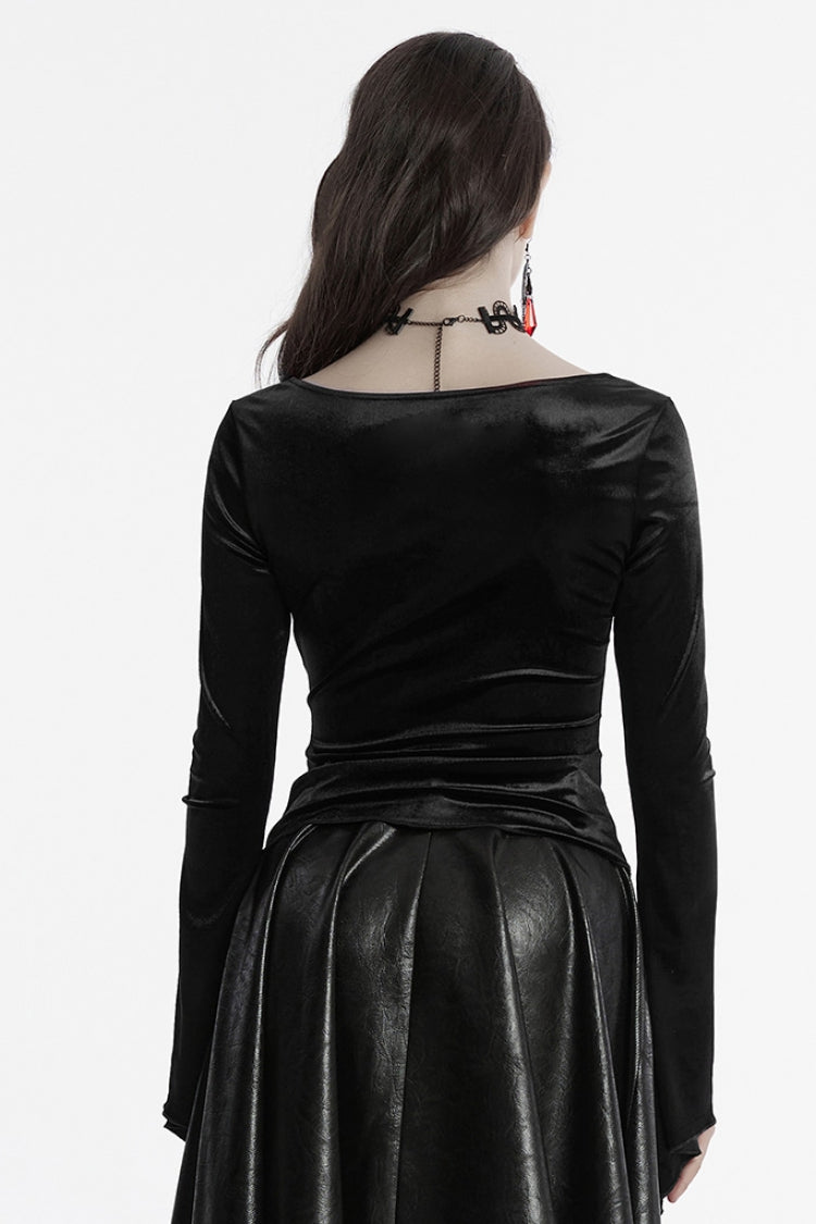 Subtly Elegant Blouse with a Refined Vintage Look