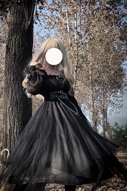 Finely Styled Dress with a Classic Vintage Look