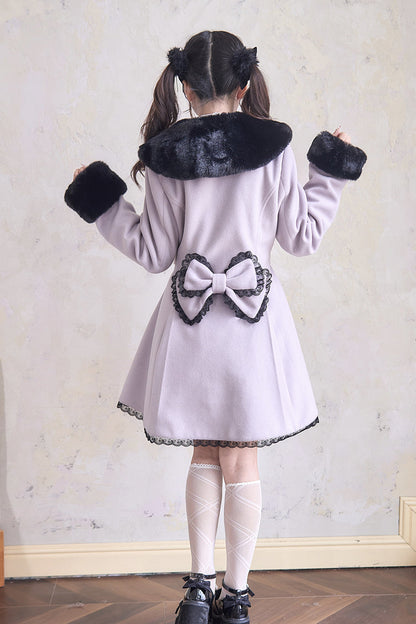 Effortlessly Elegant Coat with a Timeless Design