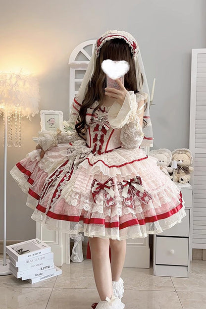 Finely Styled Dress with a Classic Vintage Look