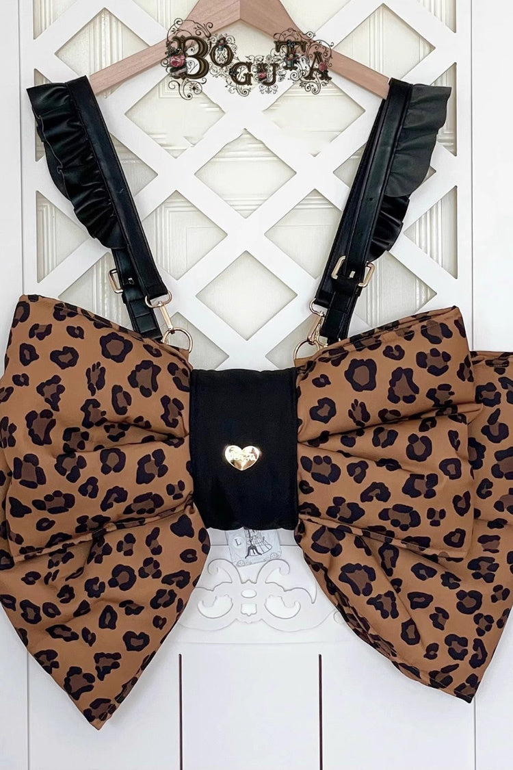 Finely Styled Garment with a Classic Vintage Look