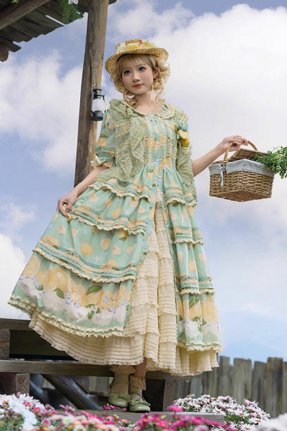 Finely Styled Dress with a Classic Vintage Look