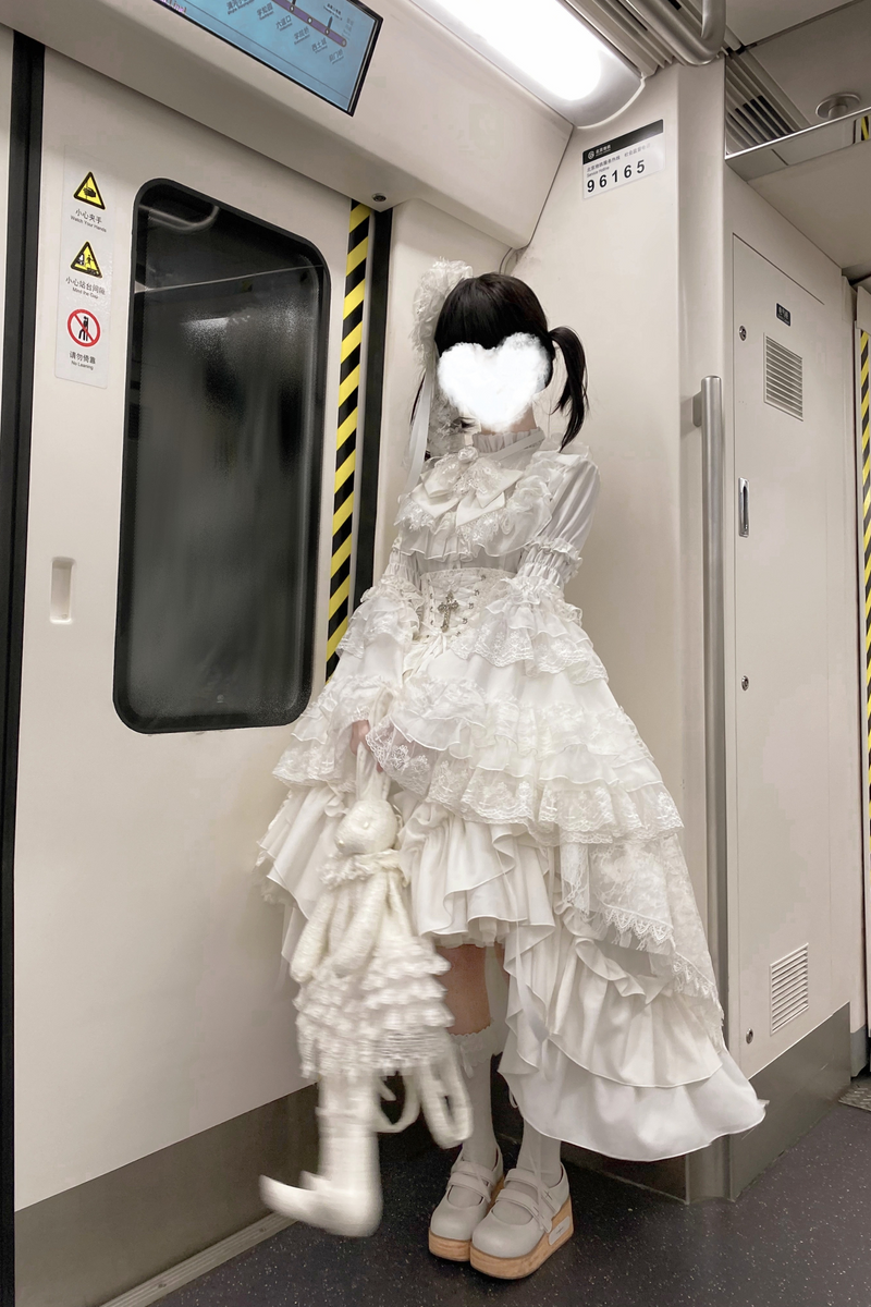 Gothic Super Jisleeve Lolita Shirt + Ruffle Skirt + Hat