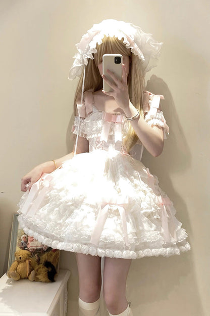 Finely Styled Dress with a Classic Vintage Look