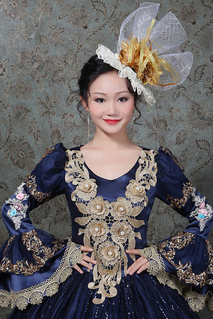 Finely Styled Dress with a Classic Vintage Look