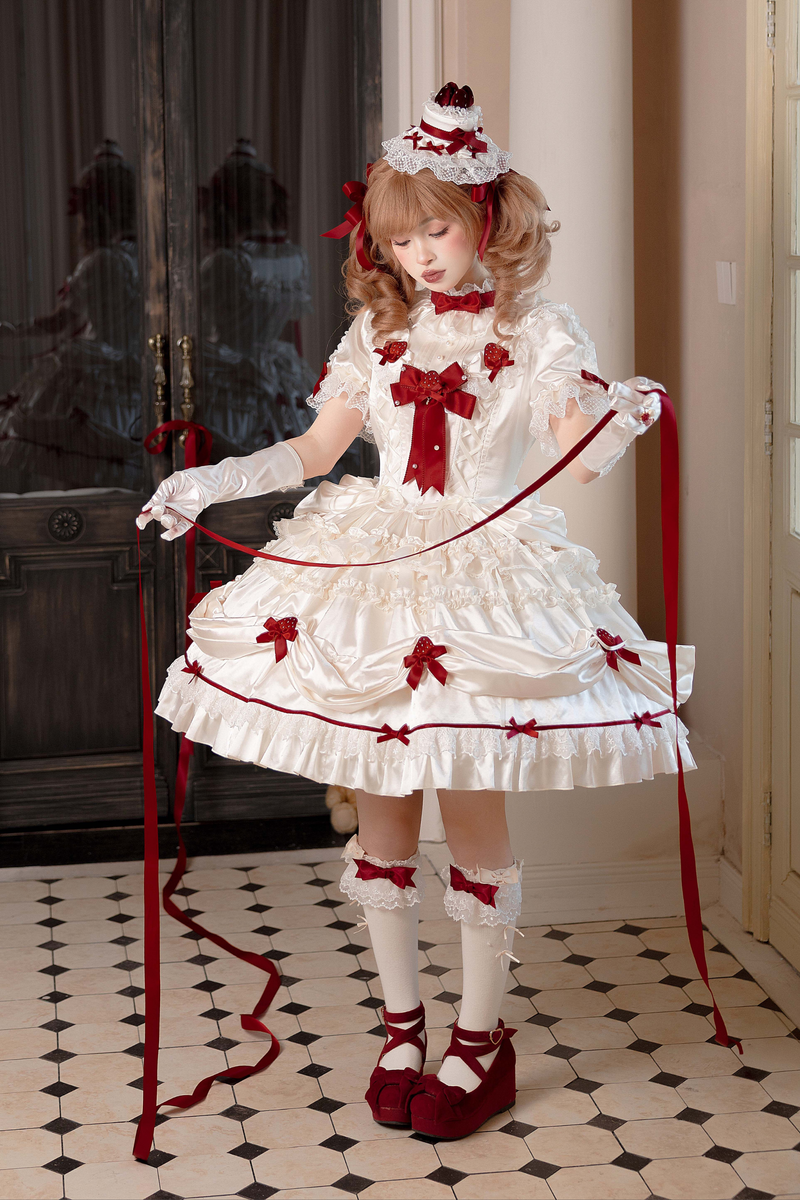 [pre-order Deadline: March 29] Cream Strawberry Lolita Dress