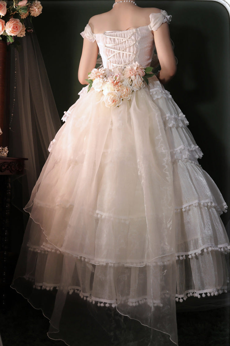 Finely Styled Dress with a Classic Vintage Look