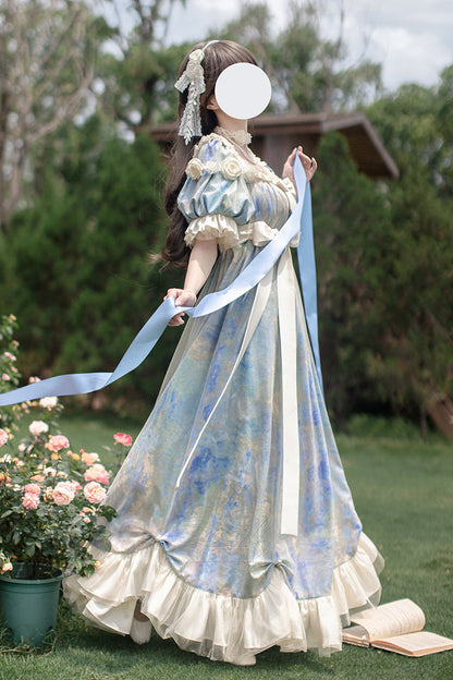Finely Styled Dress with a Classic Vintage Look