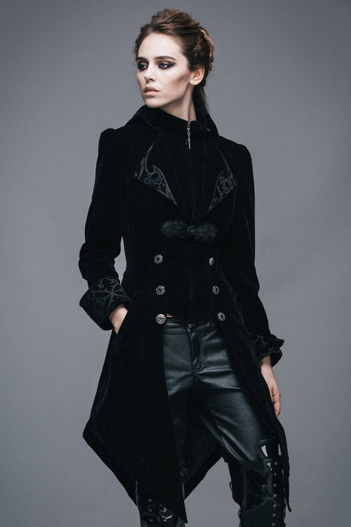 Beautifully Finished Coat in a Timeless Design