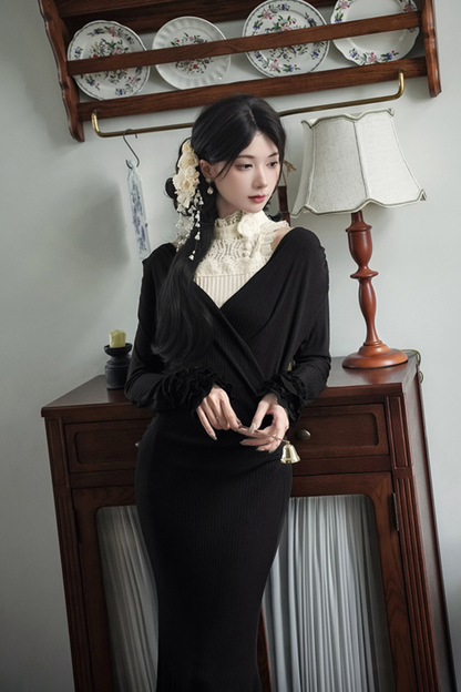 Low V-neck Knit Stretch Slim Dress